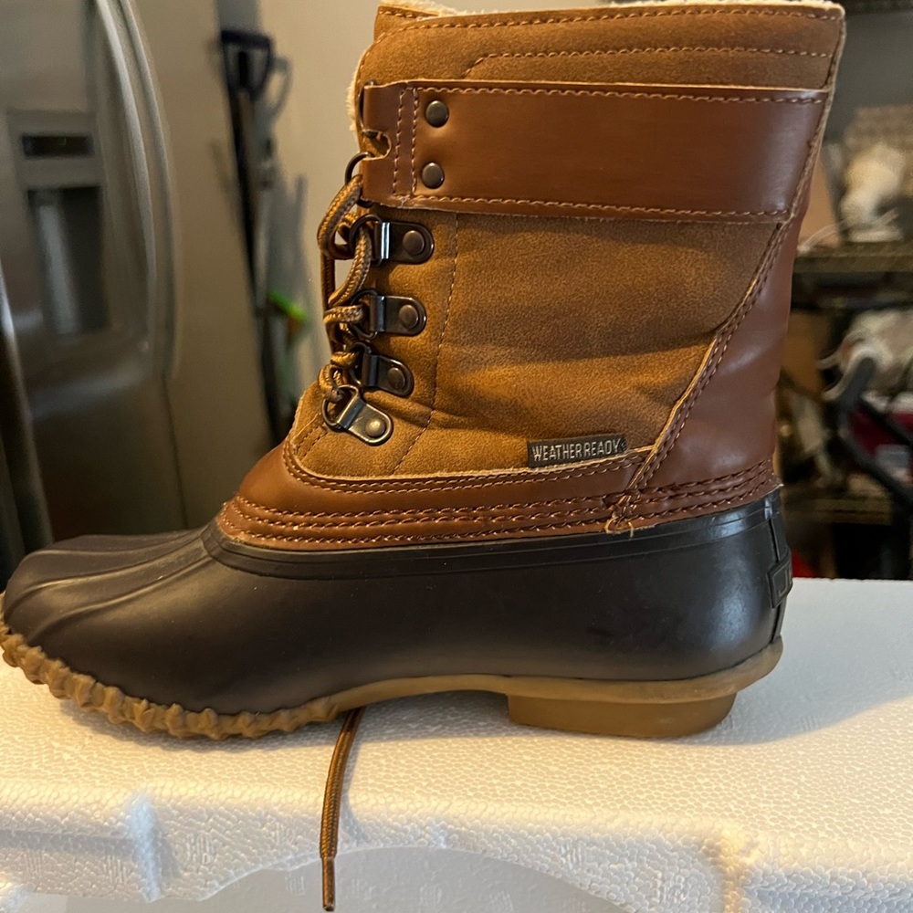Boots - Picture 3 of 5